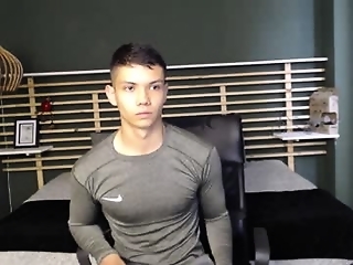 magic_boy01 is  year old webcam boy