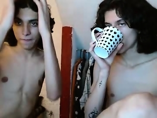 gowther__ is 20 year old gay webcam boy