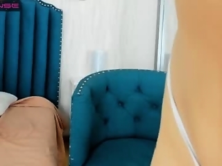 meredit_lane is 21 year old horny webcam girl