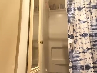 ramonaquinn is 25 year old webcam girl