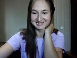 va_len_sea_ya is 28 year old webcam girl