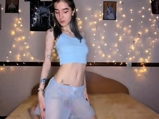 mika_reid is 22 year old webcam girl