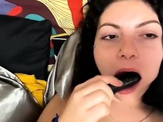 juicy226 is  year old webcam girl