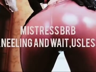 misspetitevenus is 33 year old fetish webcam girl