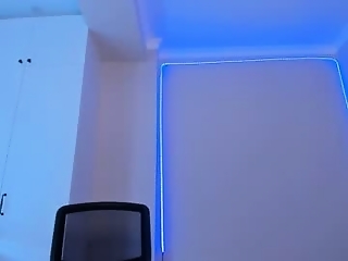 mary_delray is 20 year old asian webcam girl