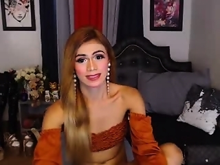 exotickatt is  year old webcam shemale