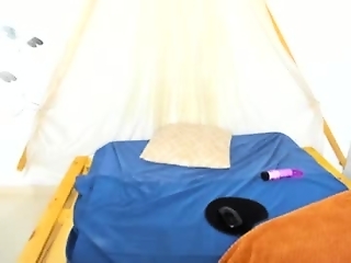 helena_copper is 18 year old latino webcam girl