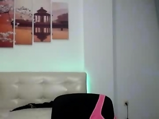 batari_giya is 36 year old asian webcam girl