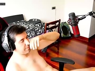 hot_liki is 32 year old webcam boy