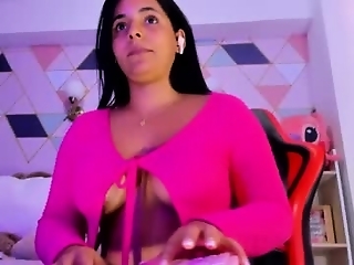 cathaleyasex is 23 year old webcam girl