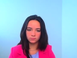 allana_dream is 18 year old cute webcam girl