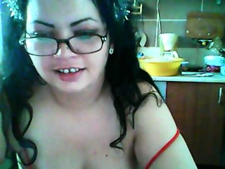 curvymomylore is 34 year old webcam girl