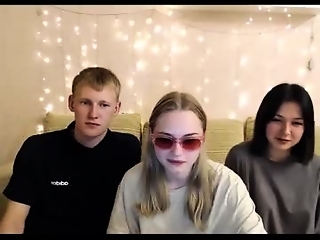 xapka_ is 19 year old webcam couple