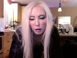 danikawhite69 is 32 year old horny webcam girl