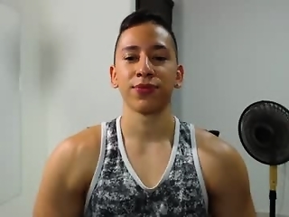 jeffsexybody is 24 year old sexy latino webcam boy