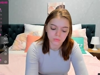 nicky_r0se is 20 year old shy webcam girl