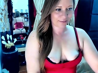 secretemptaty is 41 year old blonde, latino webcam girl