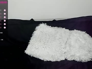 pussydollxx is  year old webcam girl