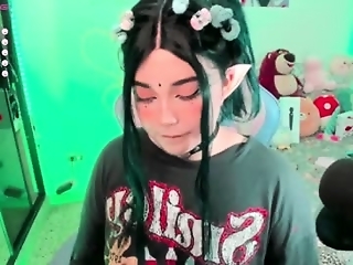 haru_lee is 21 year old pretty webcam girl