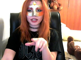 secretfox is 20 year old redhead cam girl