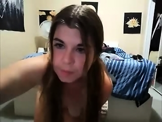 moonbutterfly94 is  year old webcam girl