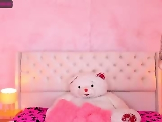 violeta_prince is 18 year old asian webcam shemale