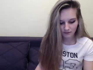 alexasweetblonde is 19 year old sweet blonde webcam girl