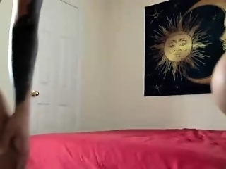 xxxvibesxo is  year old cute webcam couple