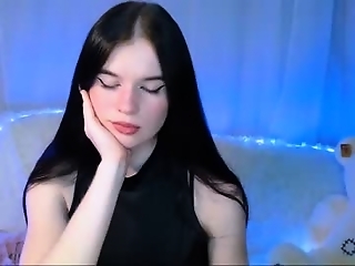 alexabuttler is 18 year old fetish webcam girl