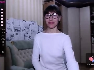 cute_lion_ is  year old cute webcam girl