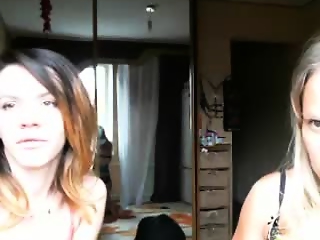 blondiesweet is 25 year old sweet webcam girl