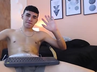 allexserrano is 18 year old gay webcam boy