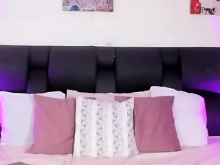 rachell_duque is  year old latino webcam girl