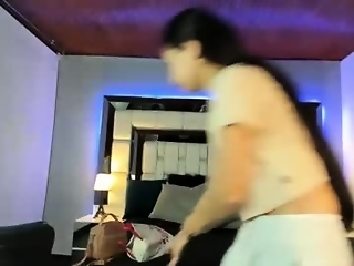 violetskinny is 21 year old webcam girl