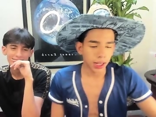 andrew_twink18 is 18 year old webcam boy