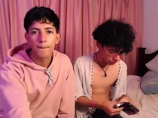 teobrowny_ is 22 year old latino webcam boy