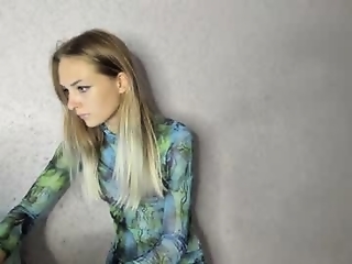 eva_vex is 19 year old sexy latino webcam girl