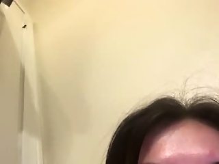 kayybabyy444 is  year old webcam girl