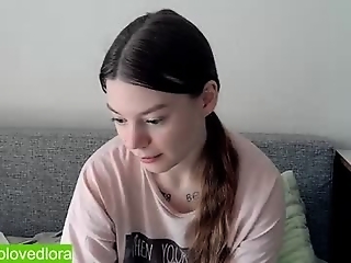 dreamy_lora is 20 year old sexy webcam girl