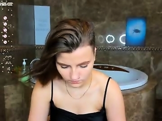 melindat is 22 year old webcam girl