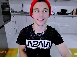 max_russell is 19 year old fetish webcam boy