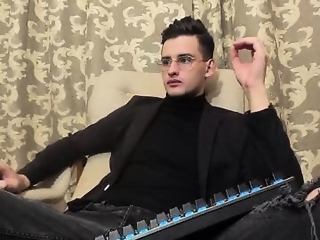 double_luckystrike is 23 year old webcam couple