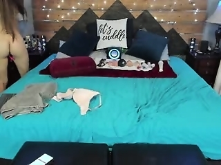 laylaa_dreams is 36 year old webcam girl