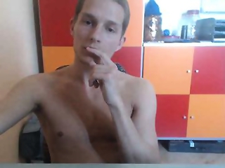 to30wi is 25 year old gay webcam boy