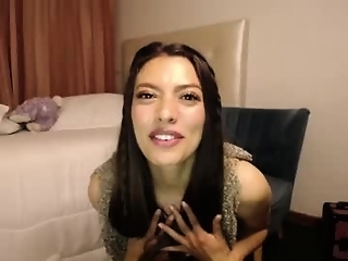 sophia_bones is  year old brunette, latino lesbian girl