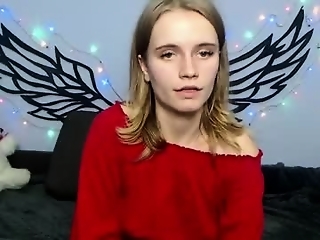 ritakiskis is 19 year old webcam girl