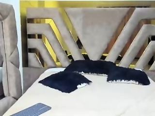 giselreyes1 is  year old latino webcam girl