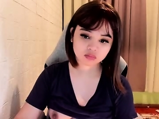 0wwlo0k is  year old slutty asian webcam shemale