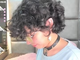 piinkcat is 18 year old fetish webcam girl