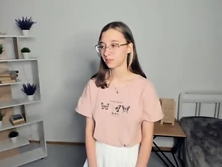 crazy_selfi is 18 year old cute webcam girl